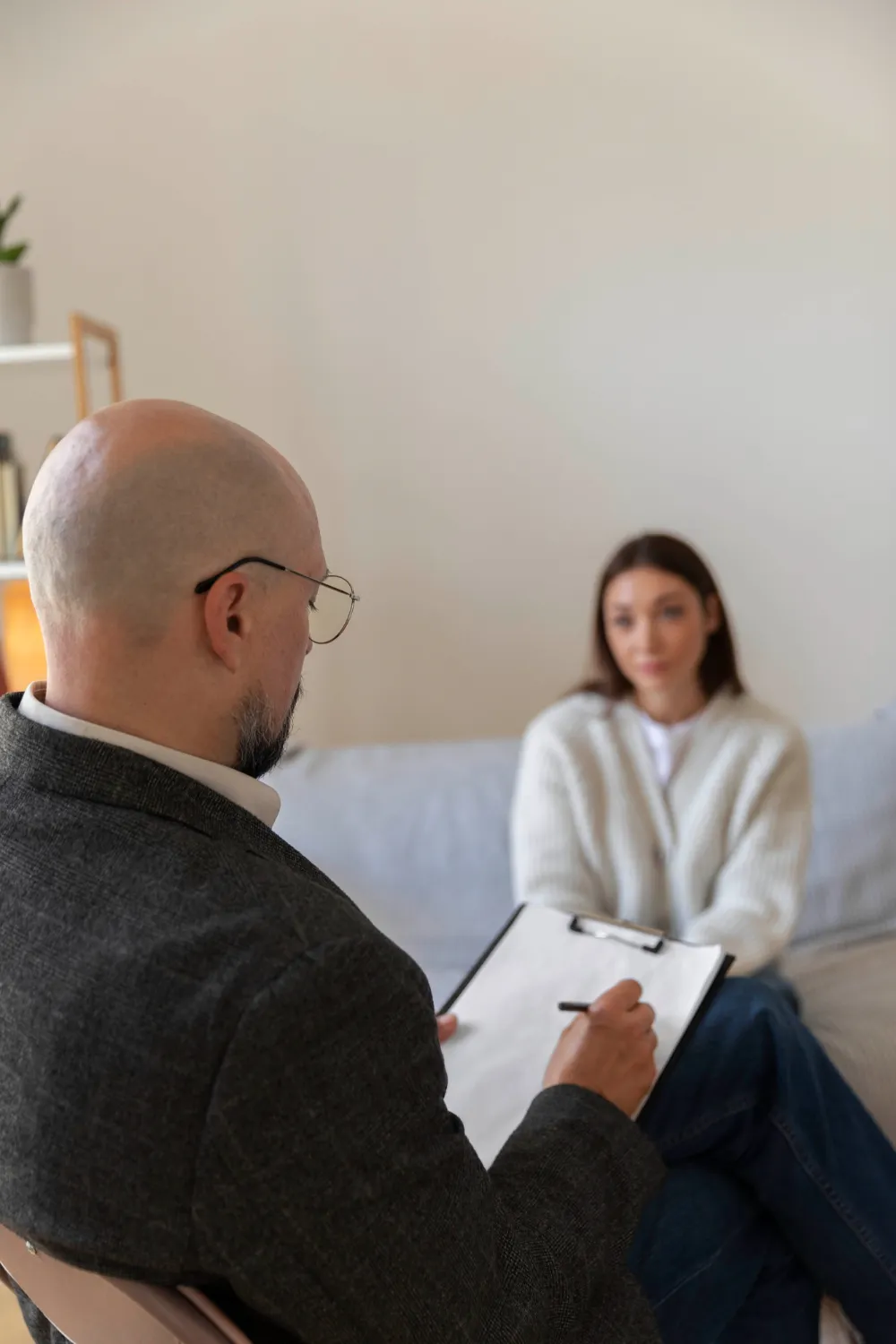 Sessão de psicoterapia em consultório